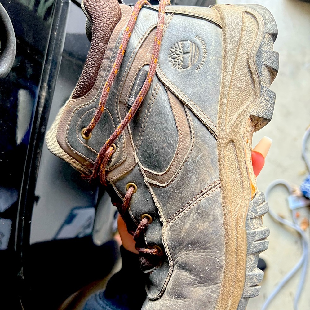 TIMBERLAND water proof boot with tri color laces